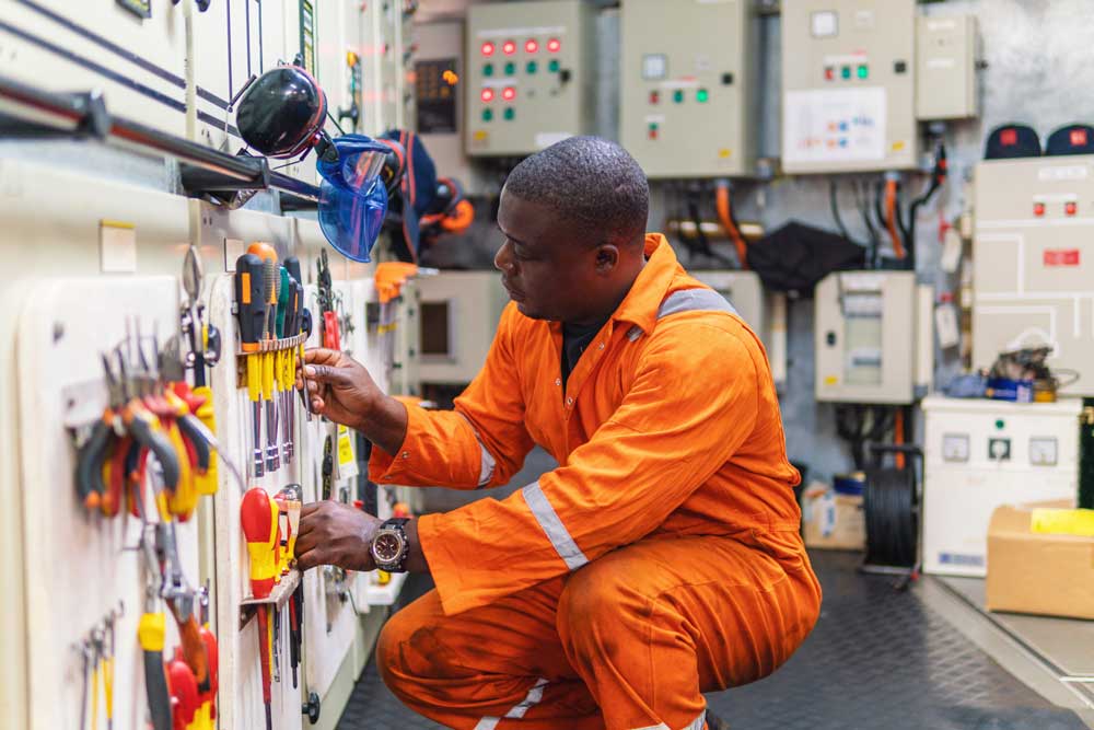 Trabalhos Metalomecânicos, de Tubagem, Electricidade e Comissionamento em Unidades Offshore